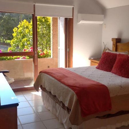 La Casona Del Lago Balneario Ipora Bagian luar foto