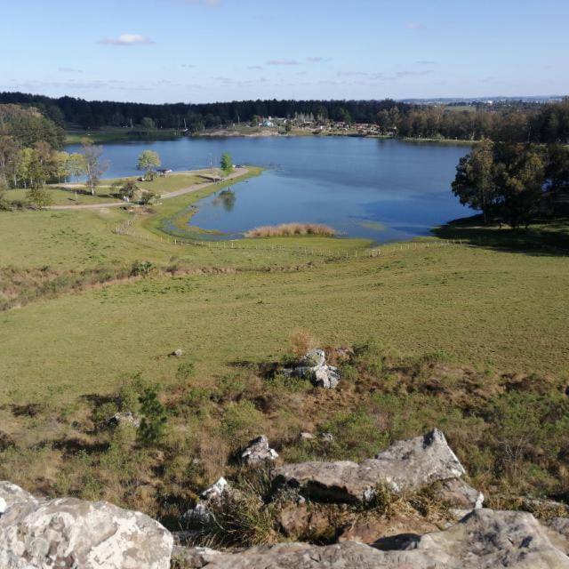 La Casona Del Lago Balneario Ipora Bagian luar foto