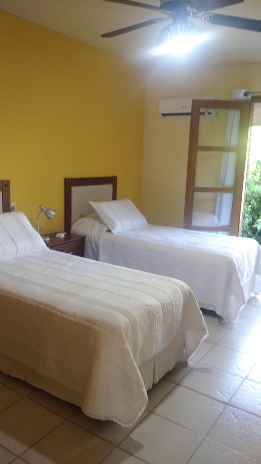 La Casona Del Lago Balneario Ipora Bagian luar foto
